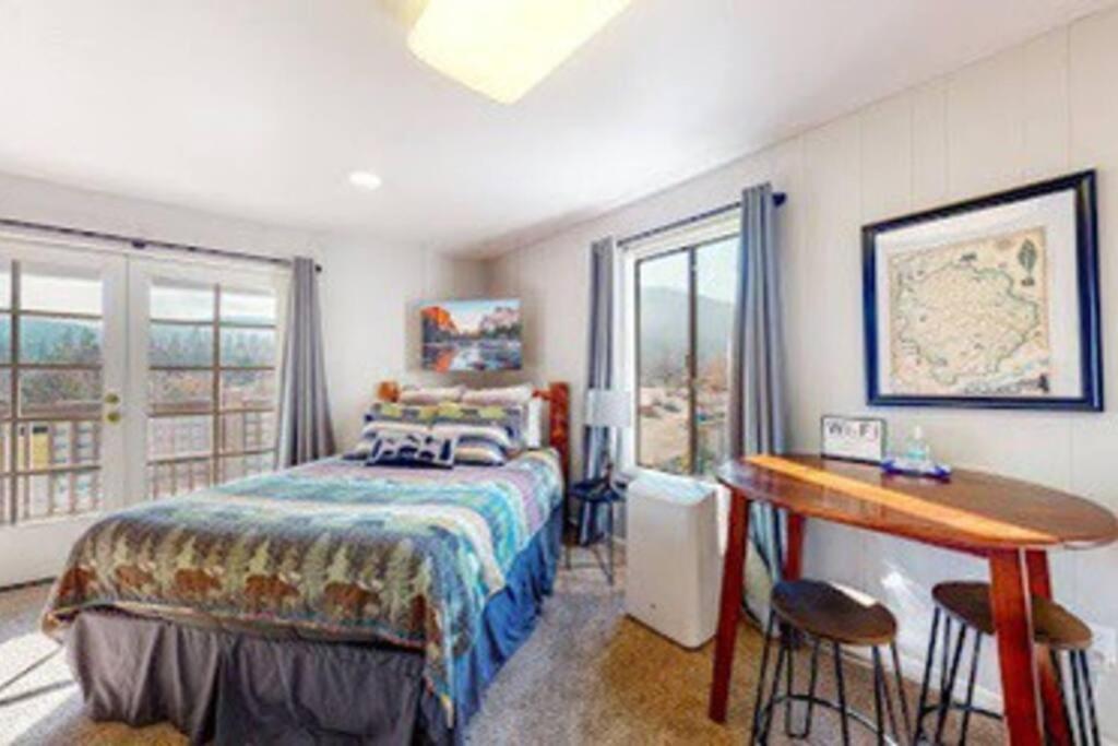 Couples Hideout In Heart Of Oakhurst Bagian luar foto