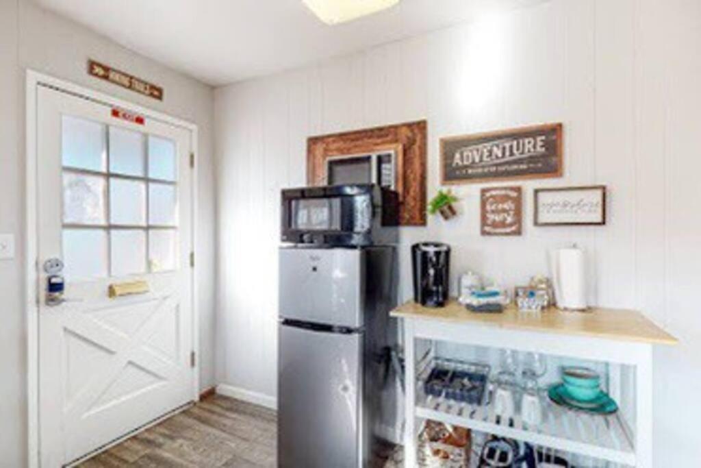 Couples Hideout In Heart Of Oakhurst Bagian luar foto